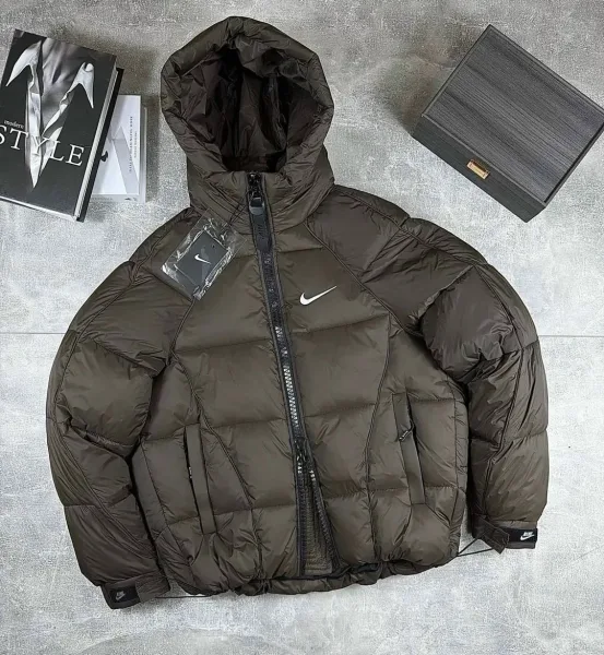 Зимняя куртка от Nike с наполнителем холофайбер — фото 5
