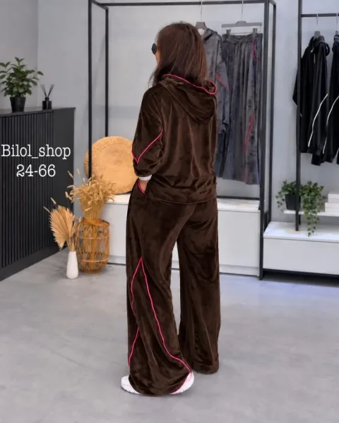 Костюм из велюра — фото 3