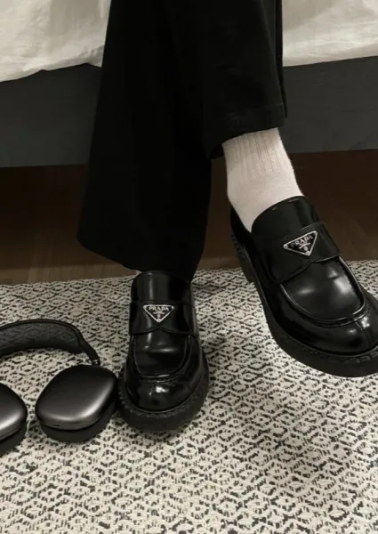 Prada мужские лоферы из гладкой кожи — фото 6