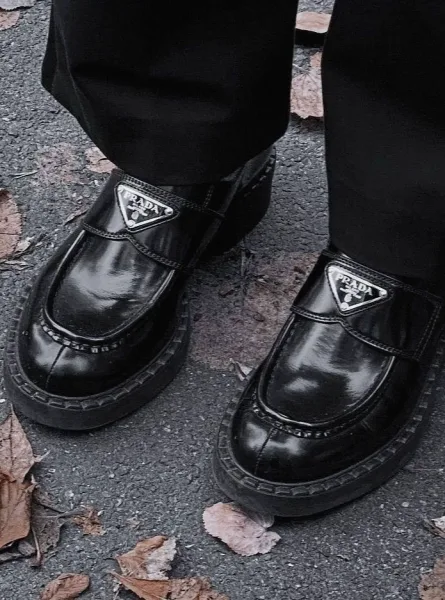 Prada мужские лоферы из гладкой кожи — фото 8