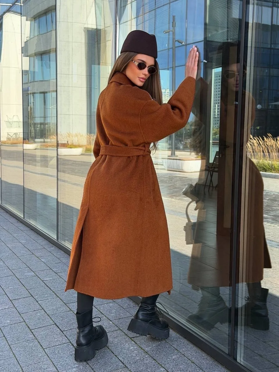 Элегантное пальто из кашемира и шерсти в свободном силуэте oversize — фото 2