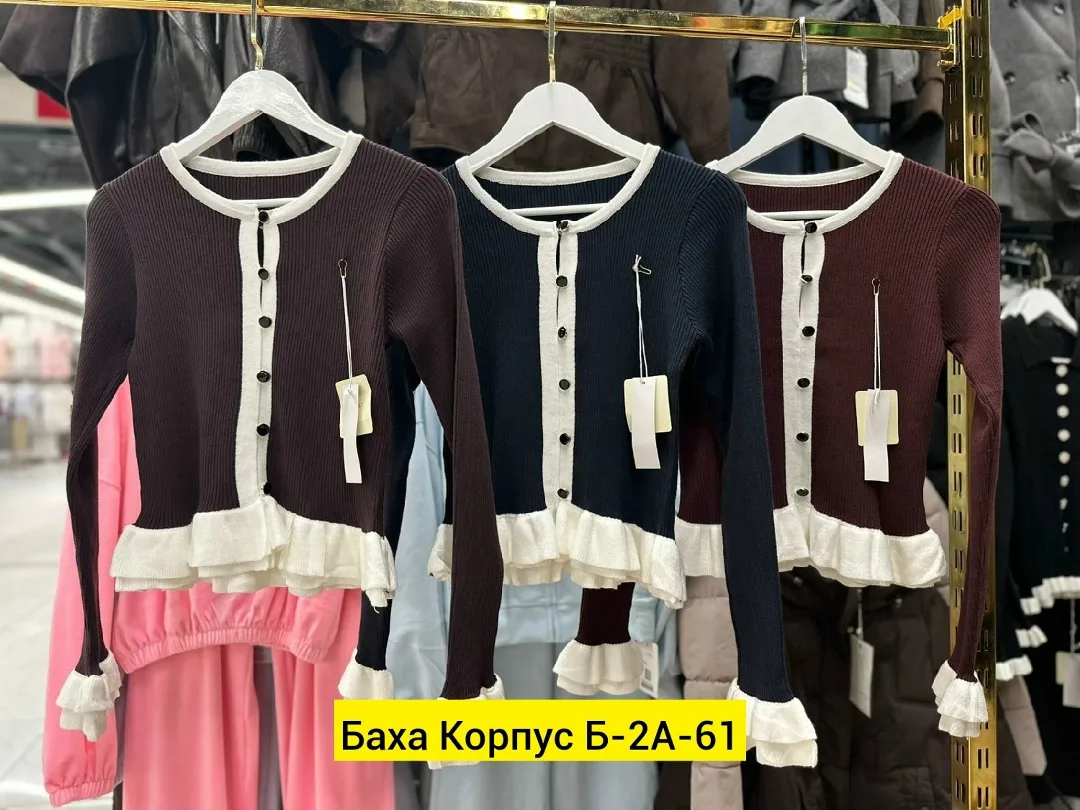 Однотонный свитер из мягкой вязки — фото 4