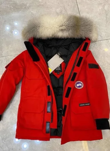 Canada Goose Expedition Kids Parka детская парка в насыщенном красном — фото 6