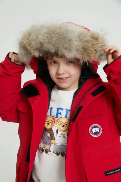 Canada Goose Expedition Kids Parka детская парка в насыщенном красном — фото 11