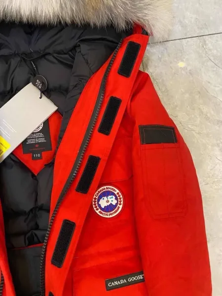 Canada Goose Expedition Kids Parka детская парка в насыщенном красном — фото 15