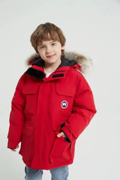 Canada Goose Expedition Kids Parka детская парка в насыщенном красном — фото 16