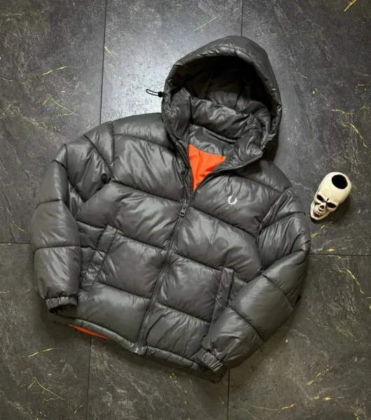 Зимняя куртка Fred Perry тепло и комфорт в холодный сезон — фото 11