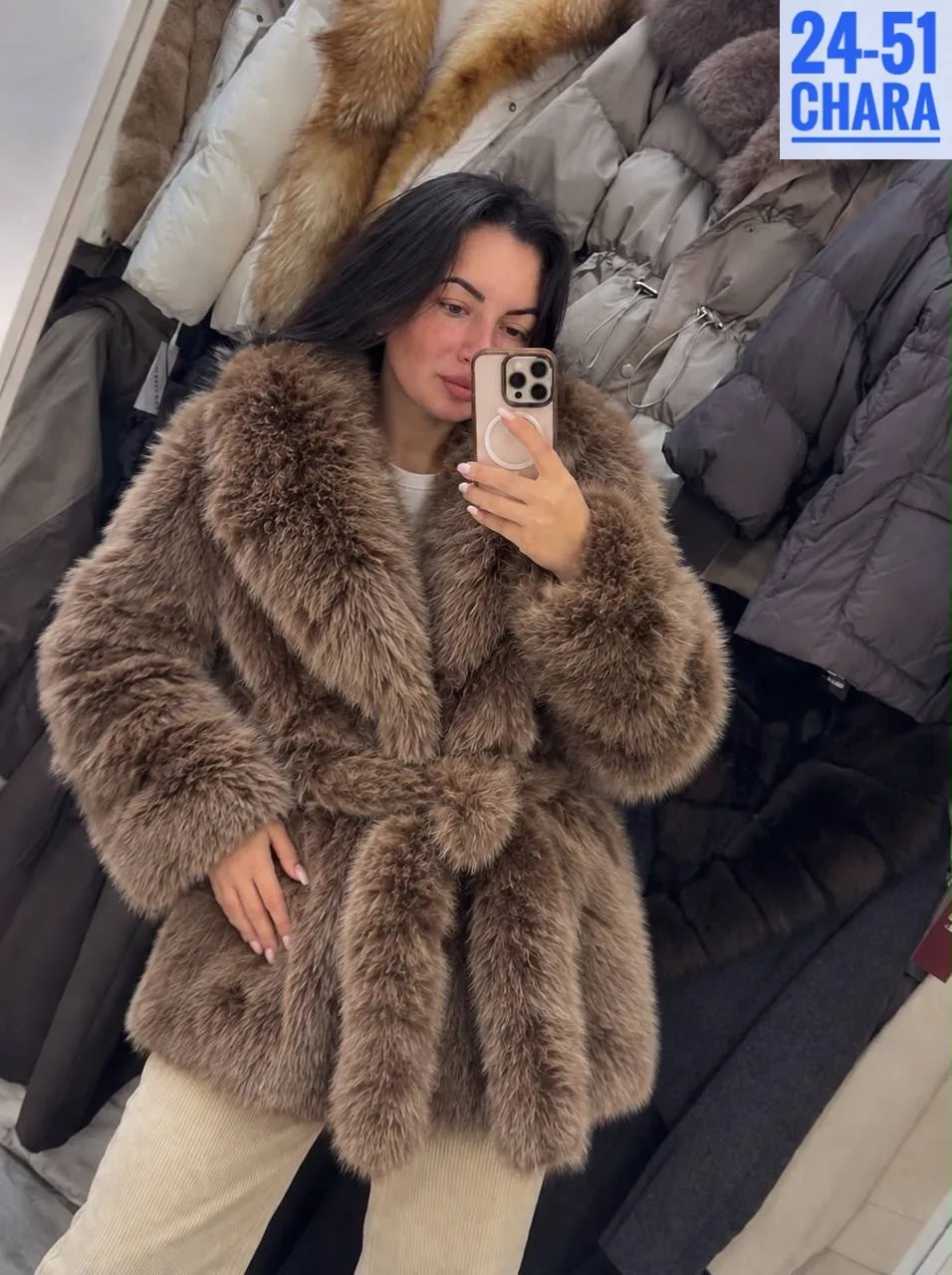 Шуба с капюшоном из искусственного меха пушистого — фото 2