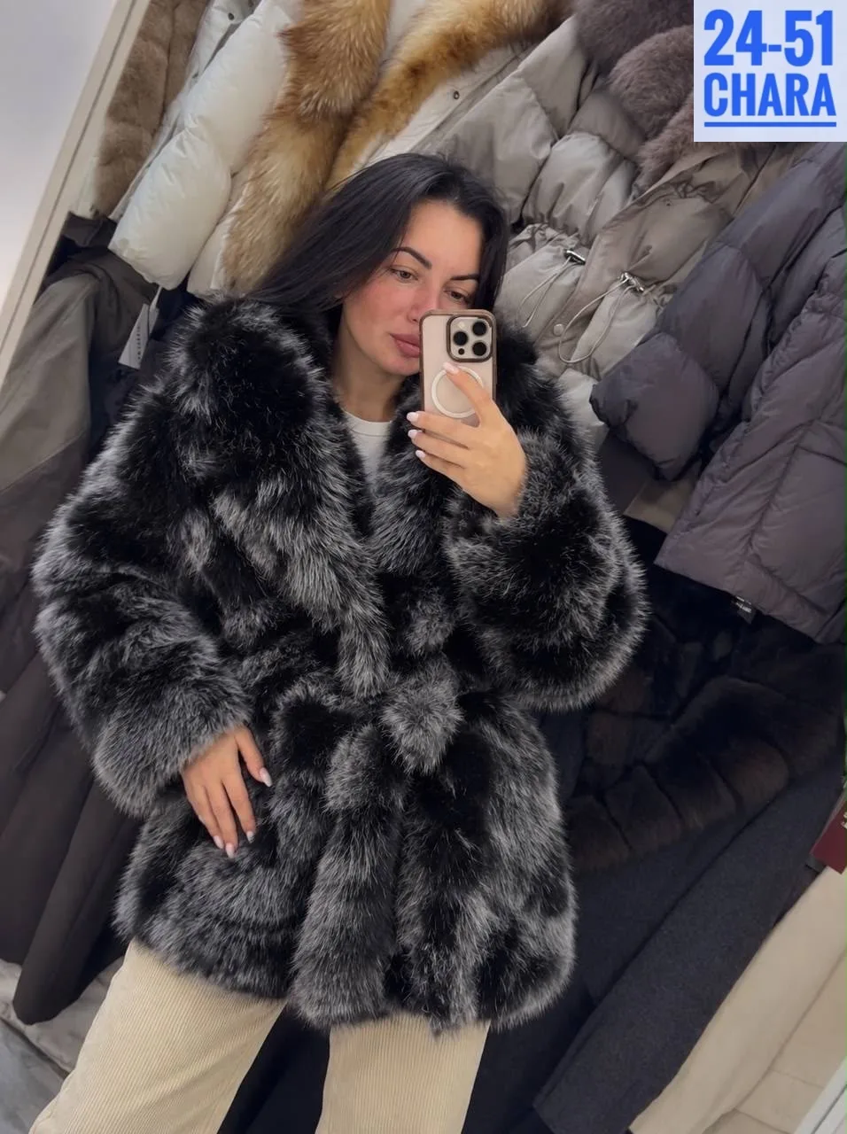 Шуба с капюшоном из искусственного меха пушистого — фото 3