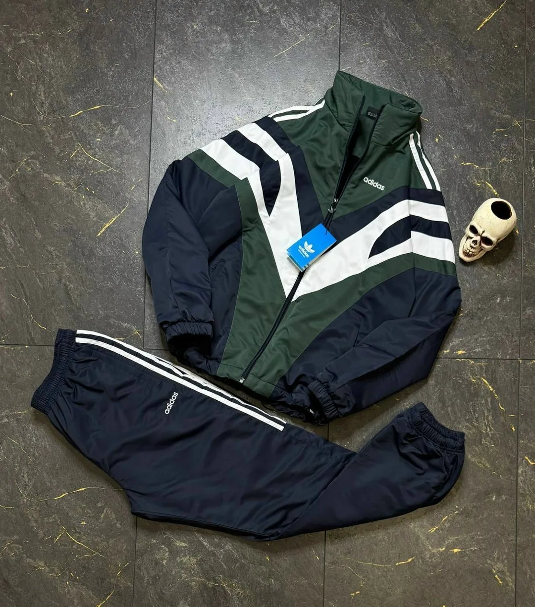 Зимний костюм Adidas тепло и комфорт на каждый день — фото 2