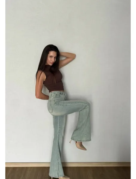 Джинсы клеш из ткани хлопок с добавлением стрейча Хлопок/Стрейч тянутся — фото 4