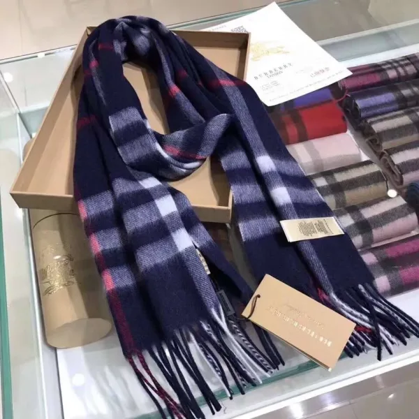 Кашемировый шарф с клеткой Burberry — фото 5