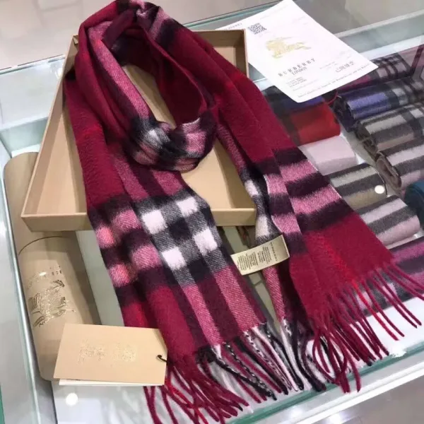 Кашемировый шарф с клеткой Burberry — фото 7