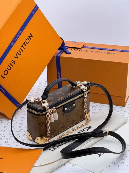 Сумка Vanity Pouch Trunk Louis Vuitton — фото 8