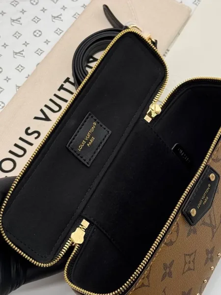 Сумка Vanity Pouch Trunk Louis Vuitton — фото 23