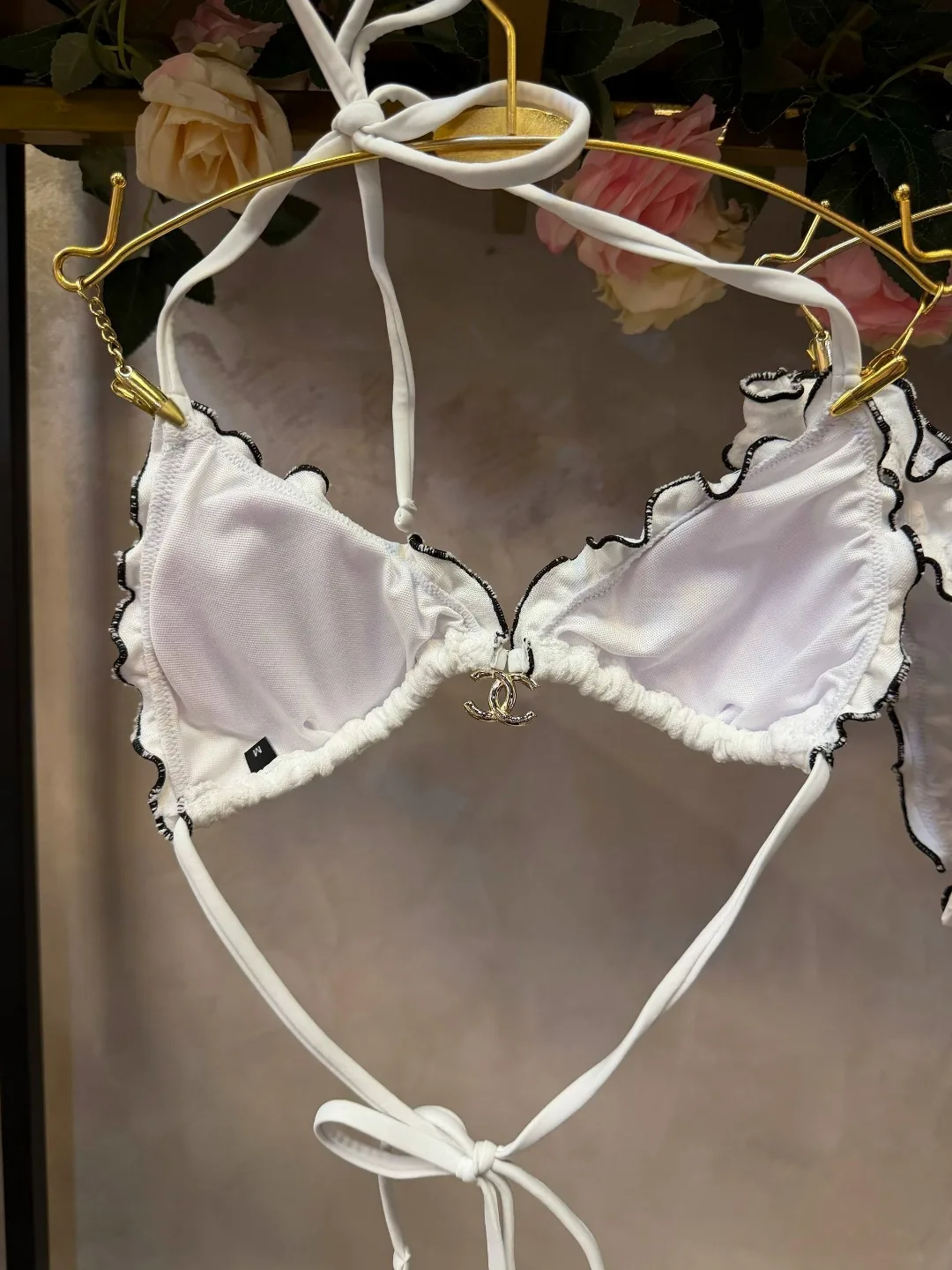Купальник CHANEL из фактурной ткани с узором, с изящными рюшами — фото 8