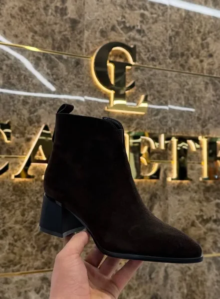 Женские ботинки с удобной подошвой и качественным материалом — фото 6