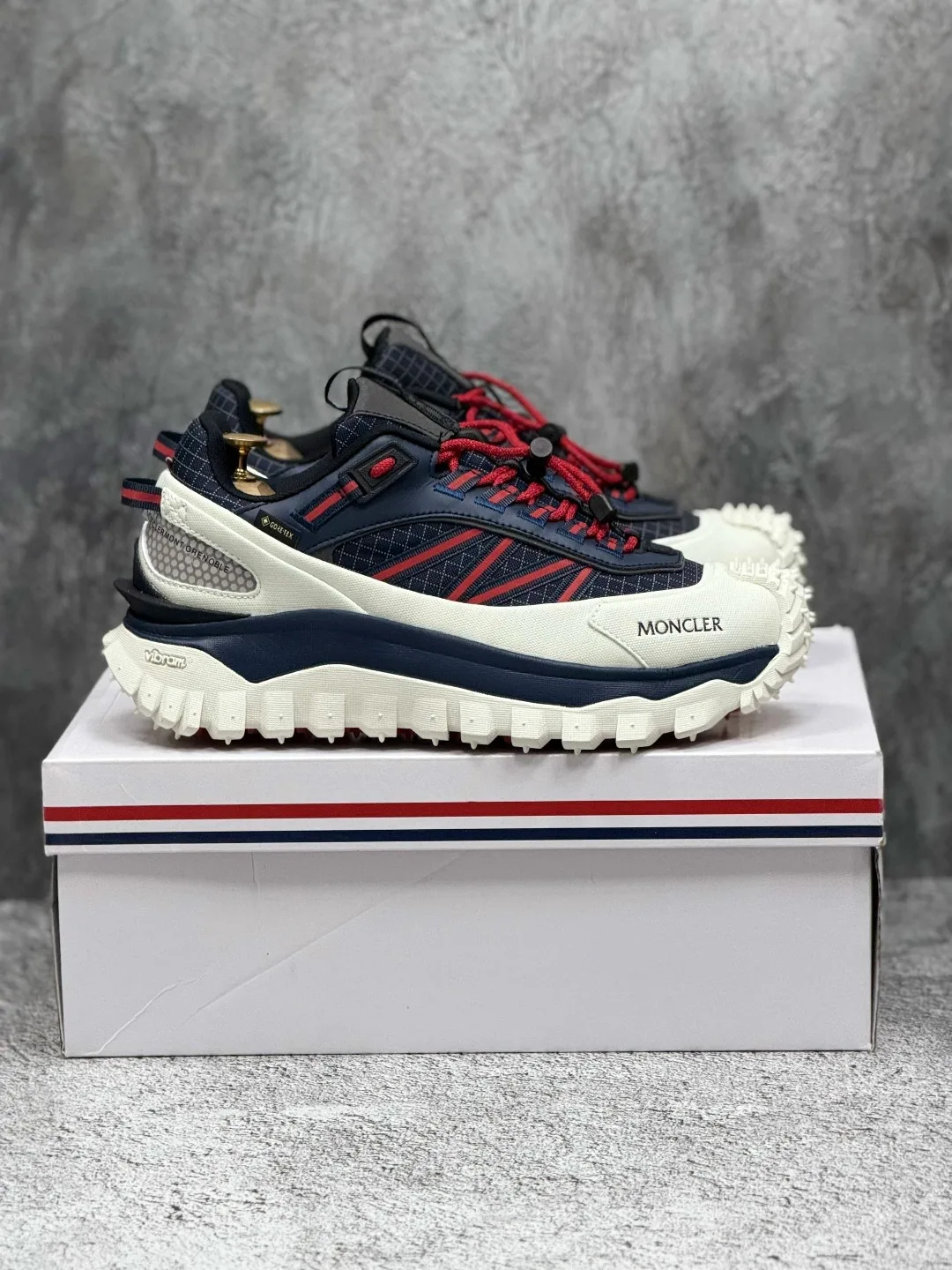 MONCLER TRAILGRIP GORE TEX кеды — фото 1