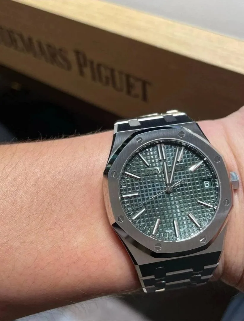 Audemars Piguet Royal Oak стальные часы с зелёным циферблатом — фото 2