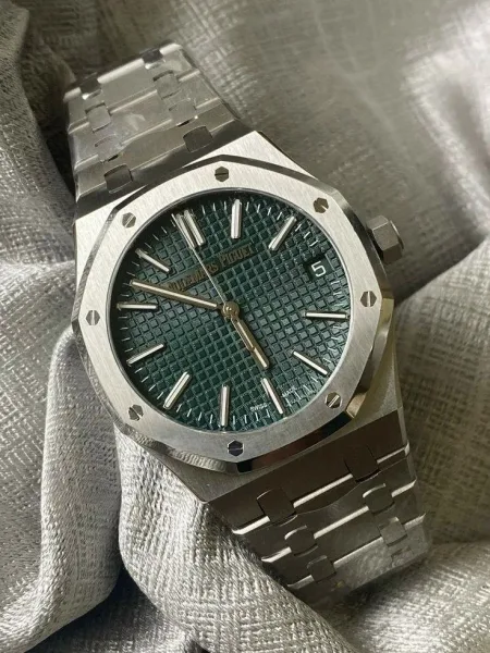 Audemars Piguet Royal Oak стальные часы с зелёным циферблатом — фото 1