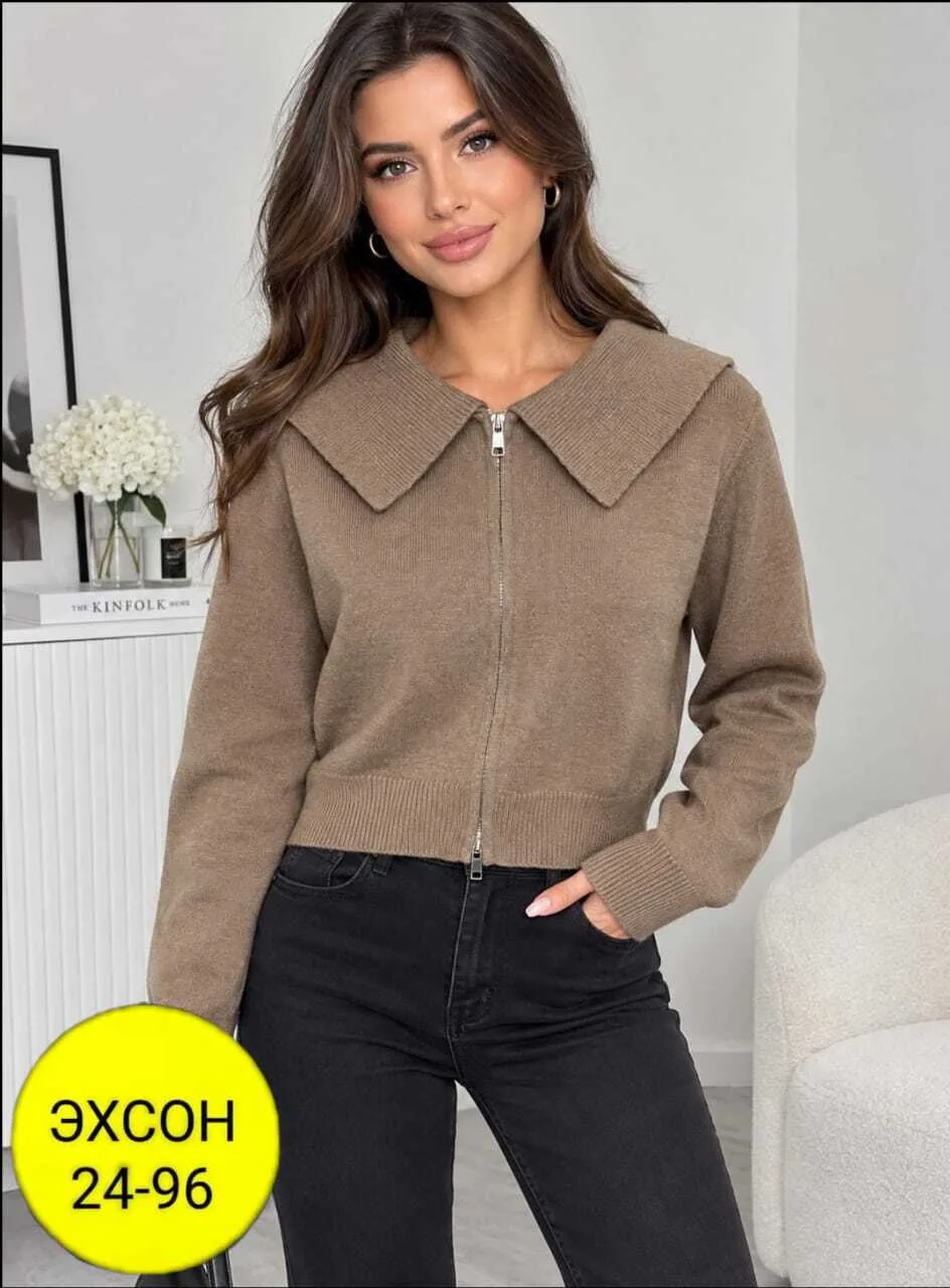 Красивый укороченный фасон, отлично сочетается с джинсами и брюками — фото 1