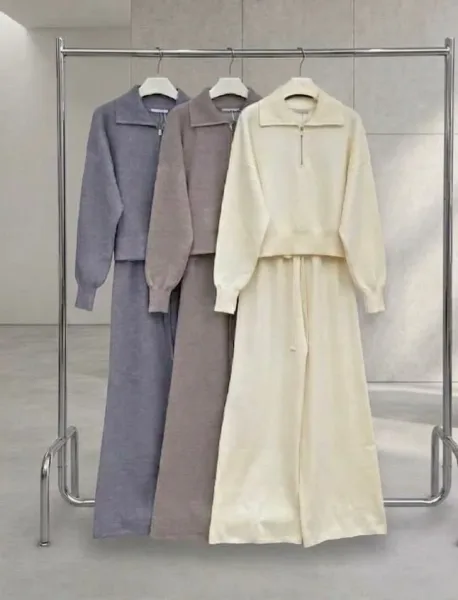 Тот самый трикотажный костюм-двойка в эстетике effortless chic мягкий, комфортный и идеально собранный для стильных обра — фото 8