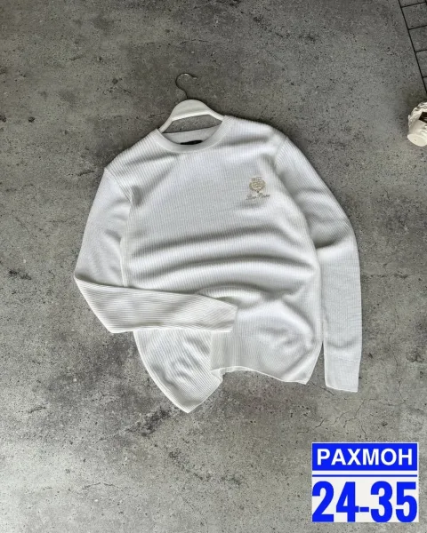 Мужской свитер с вышивкой логотипа — фото 1