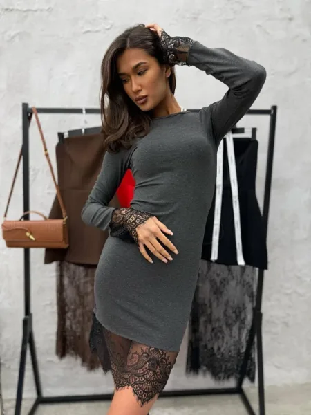Однотонное платье — фото 6