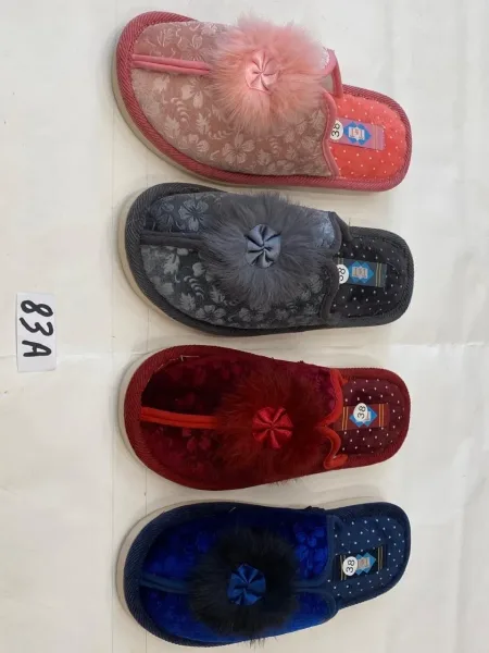Женские кроссовки из высококачественного материала