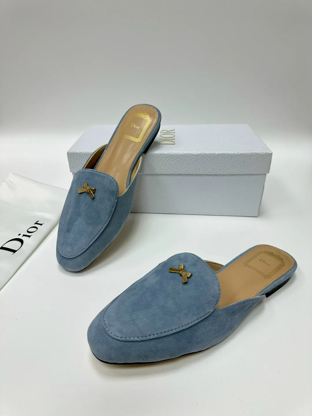 Лоферы женские DIOR, замша — фото 2