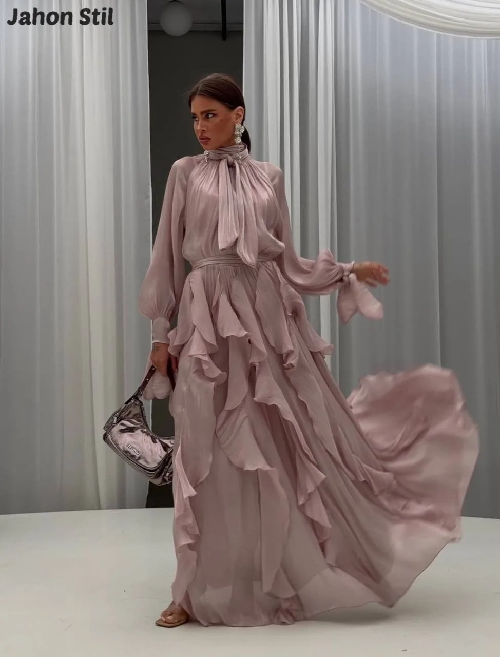 Ярусное платье длины макси с поясом Совершенно — фото 7