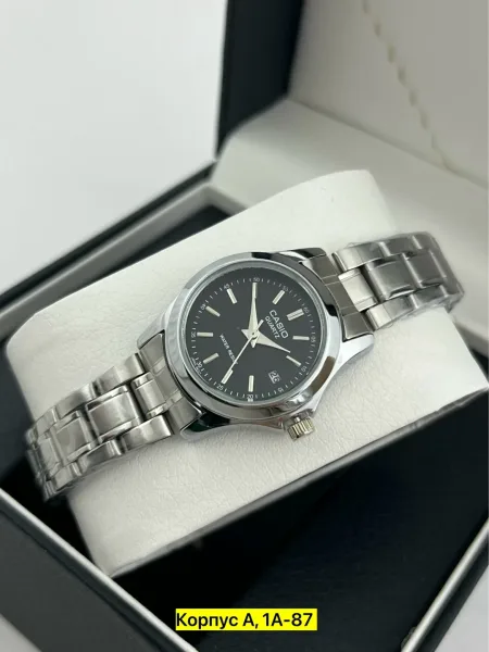 Часы из нержавеющей стали с элегантным дизайном — фото 3