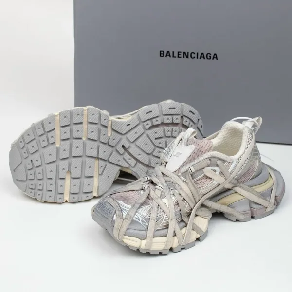 Культовые кроссовки Balenciaga 3XL — фото 7