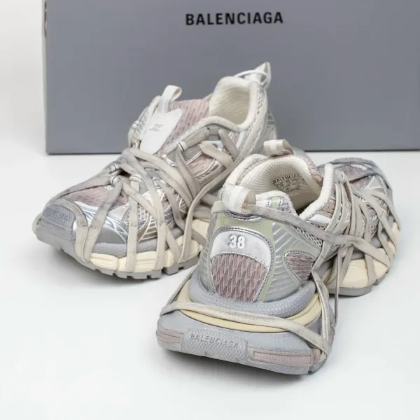 Культовые кроссовки Balenciaga 3XL — фото 16