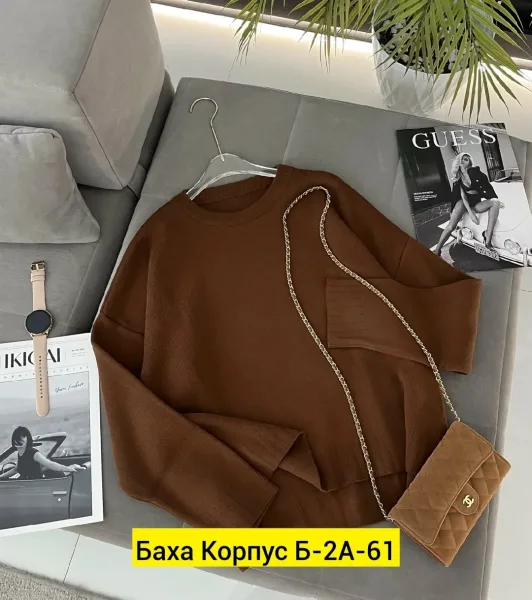 Однотонный свитер из мягкой вязки — фото 3