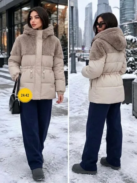 Зимняя куртка молочного цвета белая — фото 1