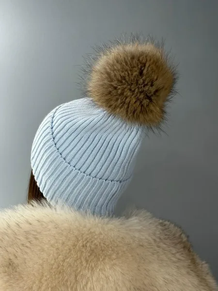Шапка женская из шерсти и акрила — фото 7