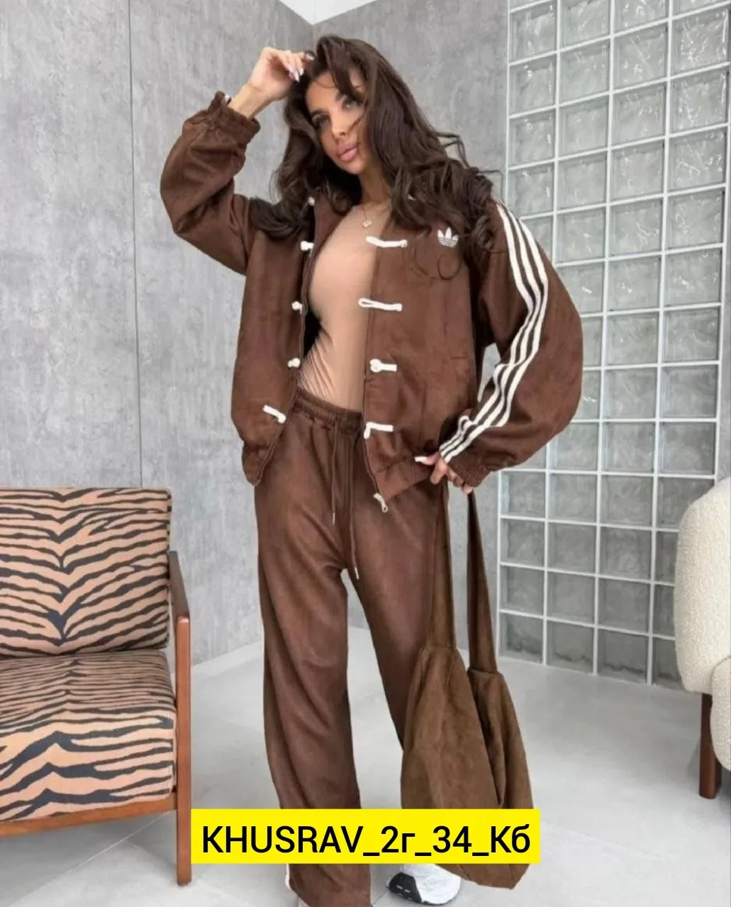 Костюм двойка из ткани с вышивкой логотипа Adidas — фото 1