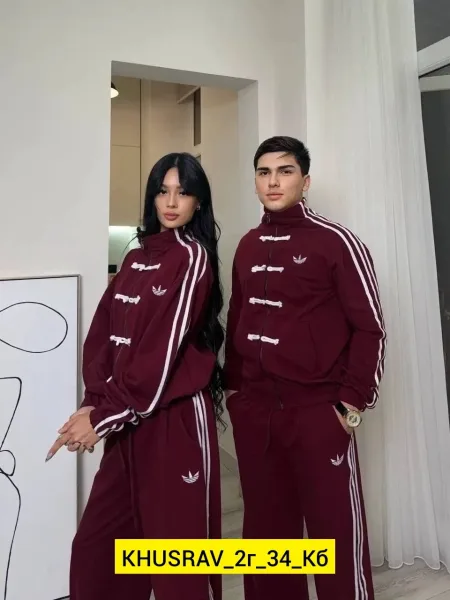 Костюм двойка из ткани с вышивкой логотипа Adidas — фото 3