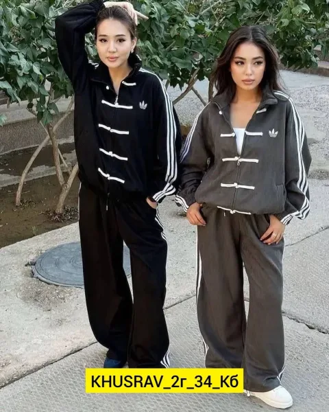 Костюм двойка из ткани с вышивкой логотипа Adidas — фото 10