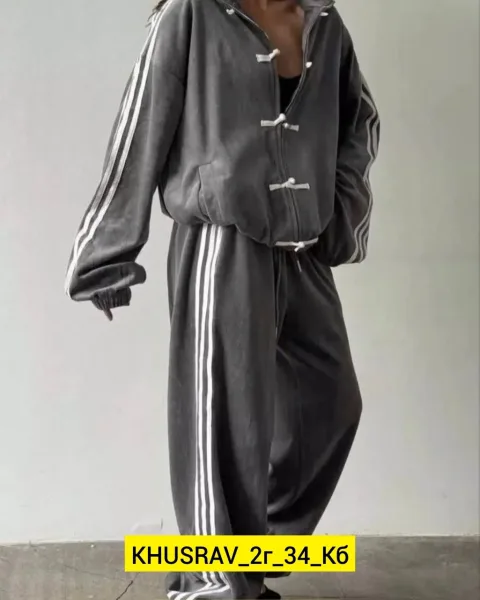 Костюм двойка из ткани с вышивкой логотипа Adidas — фото 14
