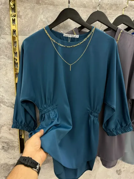 Блузка свободного кроя из шелка люксового с съемным украшением — фото 8