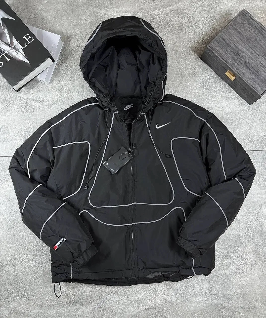 Зимняя куртка от Nike с наполнителем холофайбер — фото 1