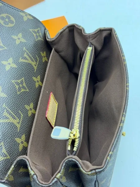 Сумка из натуральной кожи и канвы с дизайном Louis Vuitton — фото 5