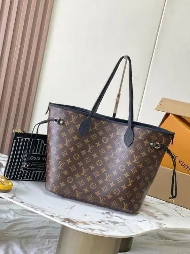 LOUISVUITTON, сумка из канвы и натуральной кожи — фото 1