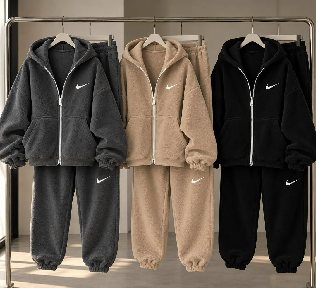 Женский костюм с вышивкой Nike из двухстороннего флиса — фото 1