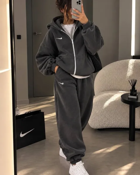 Женский костюм с вышивкой Nike из двухстороннего флиса — фото 3
