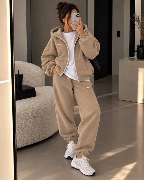 Женский костюм с вышивкой Nike из двухстороннего флиса — фото 5