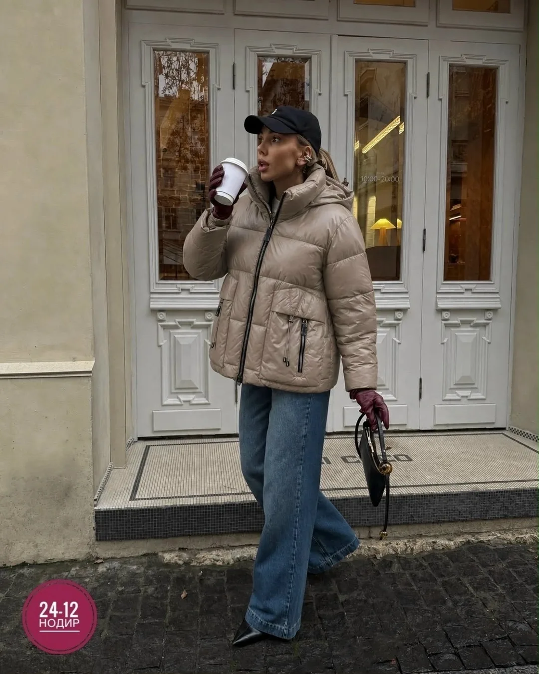 Женская зимняя куртка в больших размеров ниже бедер создана для тех, кто ценит стиль, комфорт и изысканные детали — фото 2