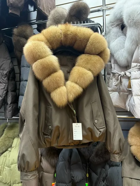 Пальто люкс-класса с натуральным мехом — фото 3
